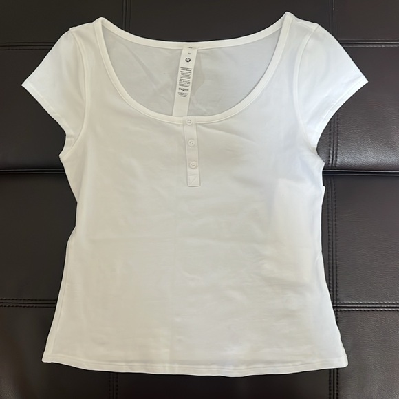 Cap-Sleeve Henley T-Shirt - Picture 4 of 7